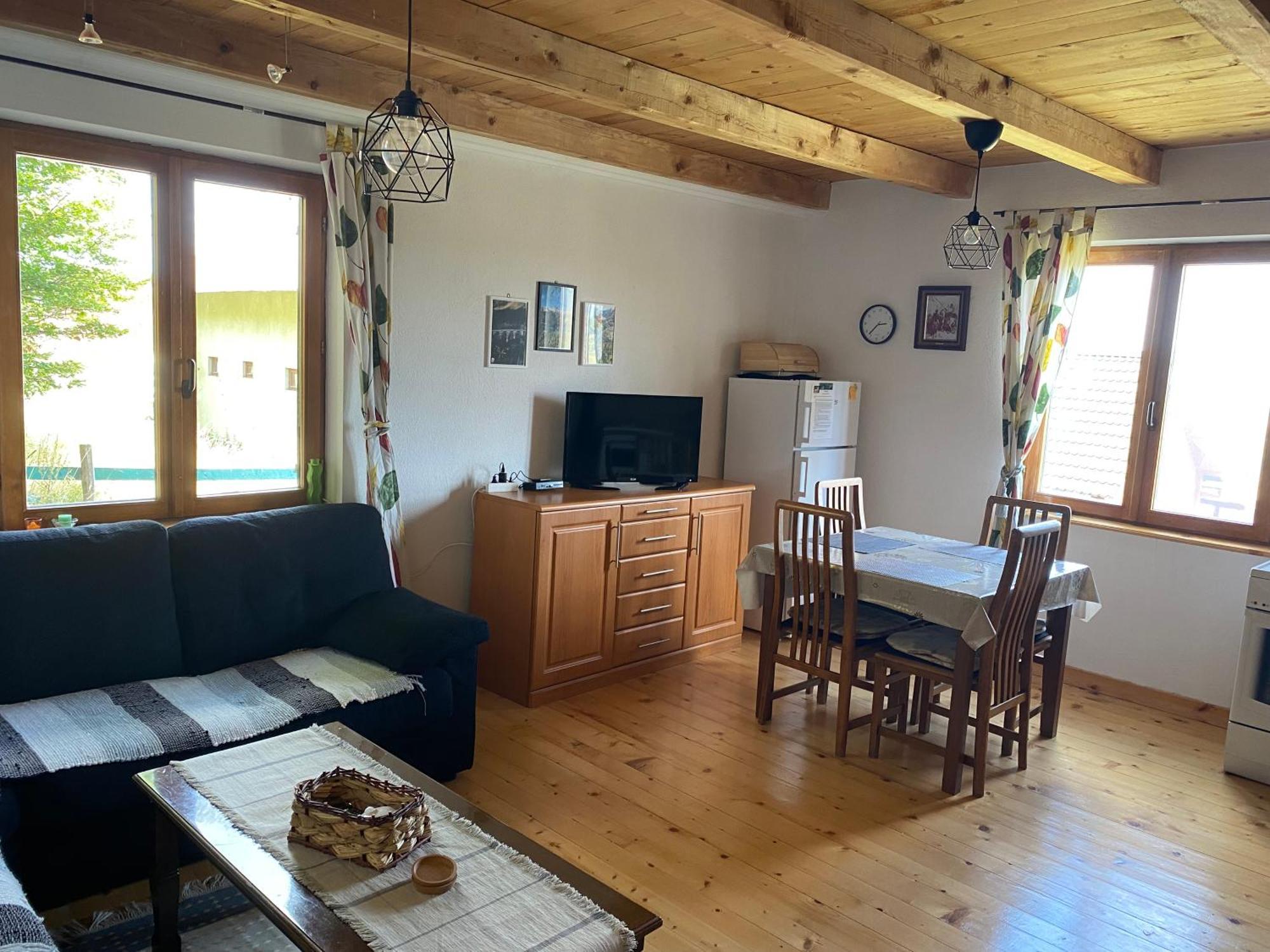 Lasica Zabljak  Bagian luar foto
