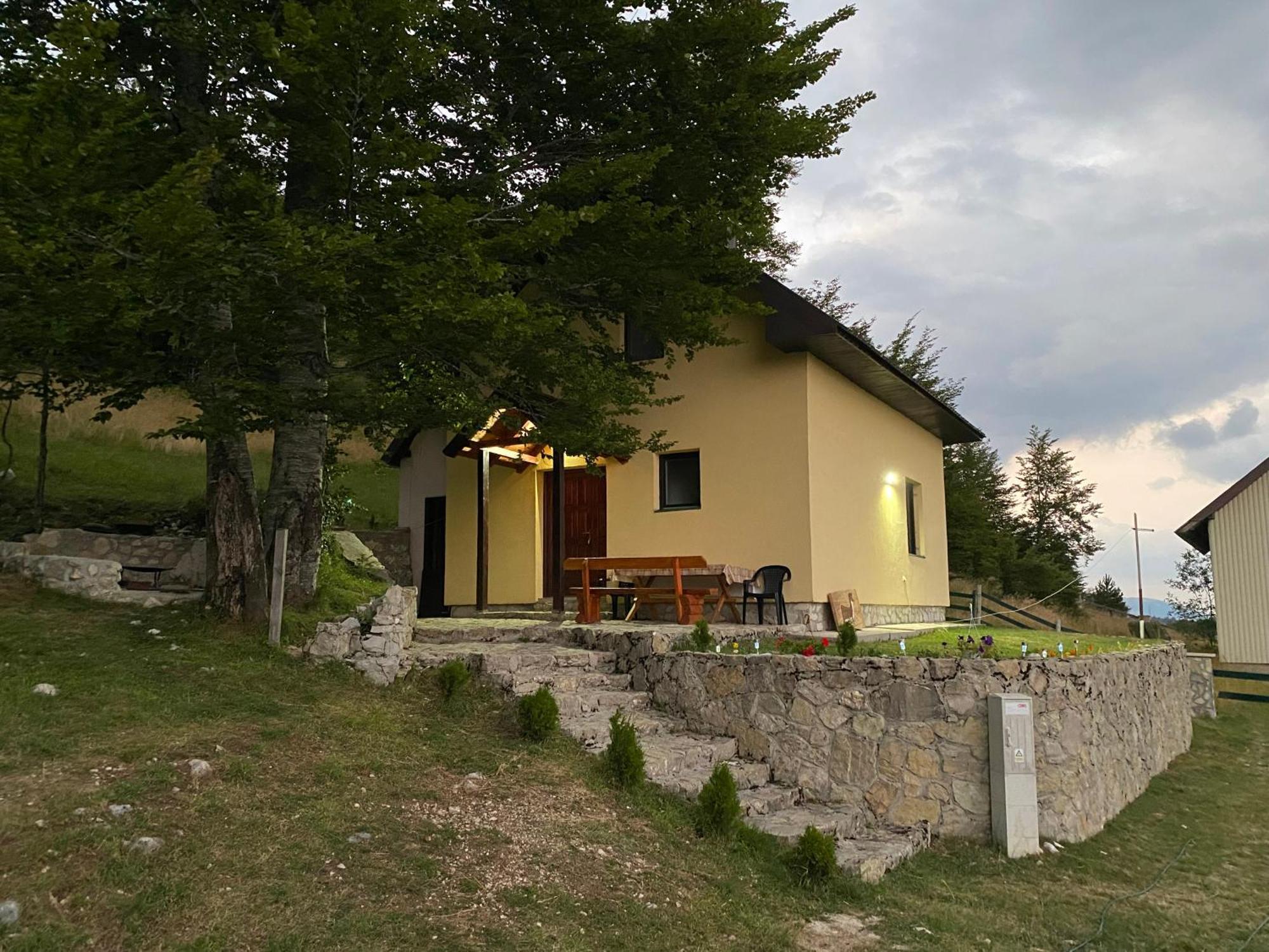 Lasica Zabljak  Bagian luar foto