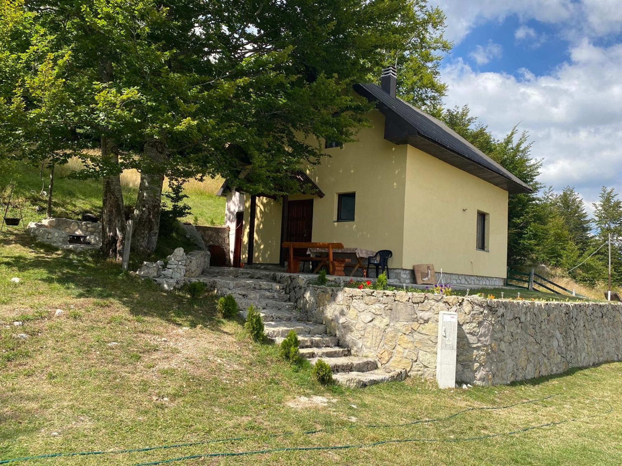 Lasica Zabljak  Bagian luar foto